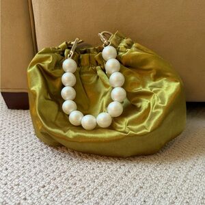 Scrunched pearl mini bag